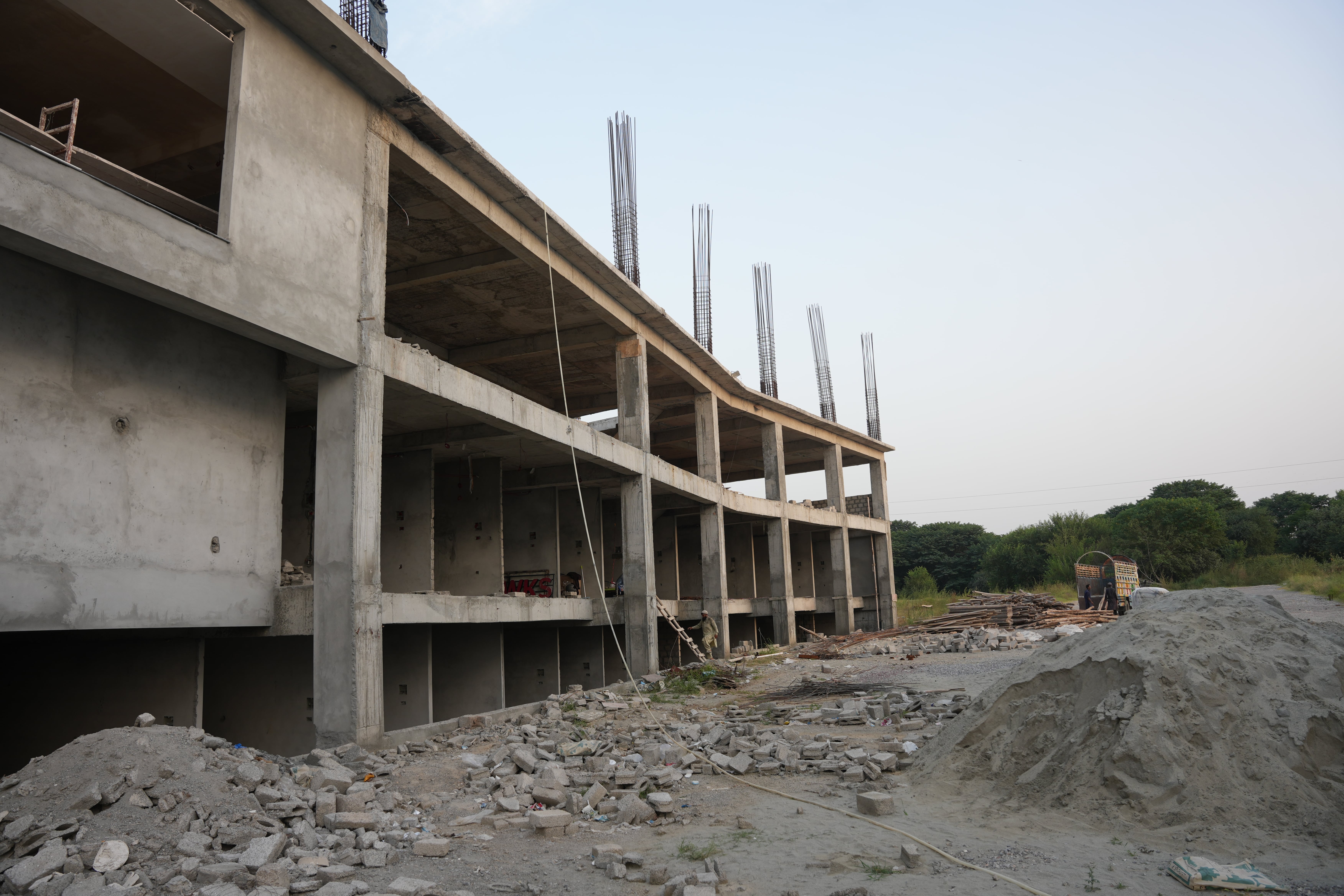 Venture 4 Residencia by SYDNEYHAWKS