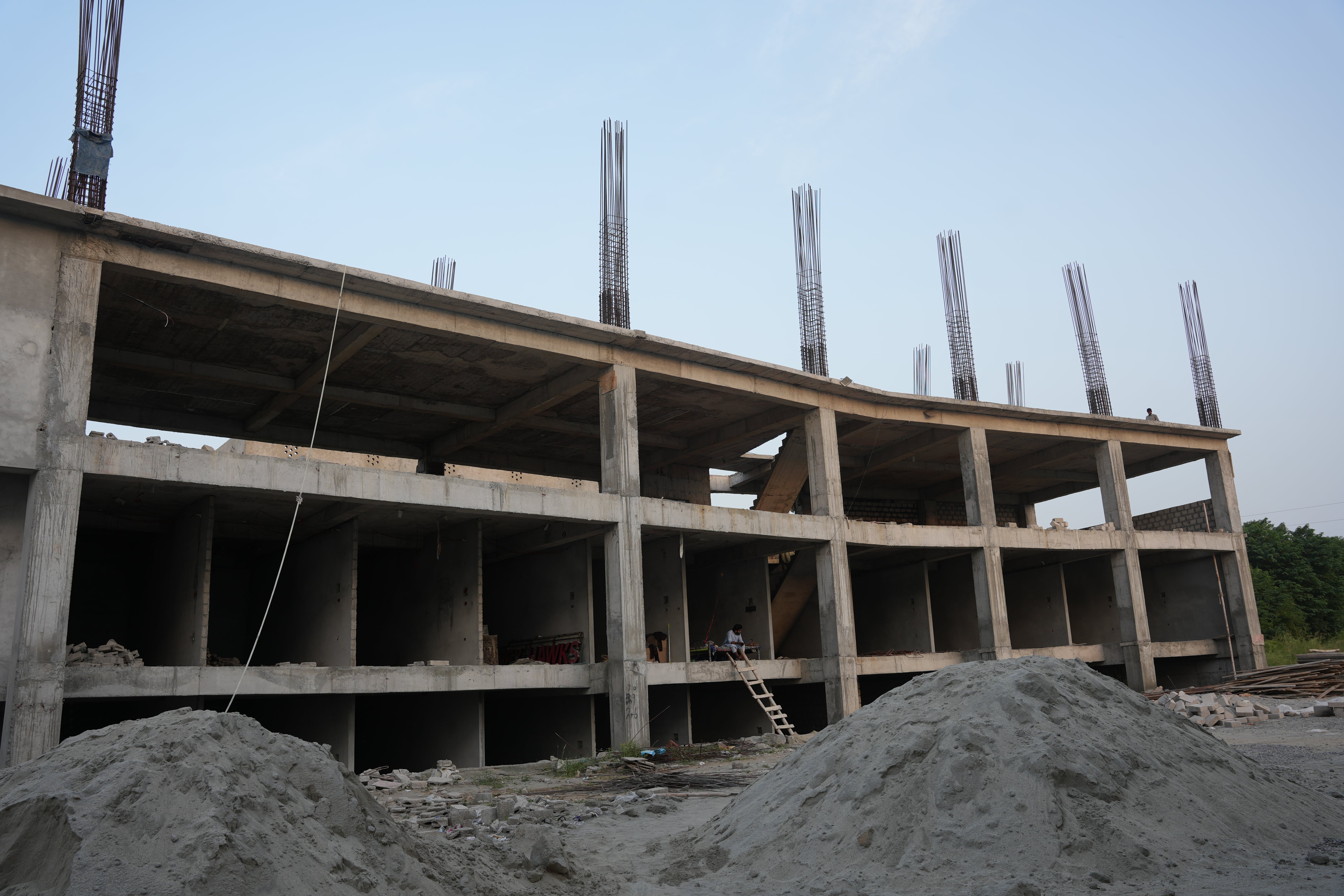 Venture 4 Residencia by SYDNEYHAWKS